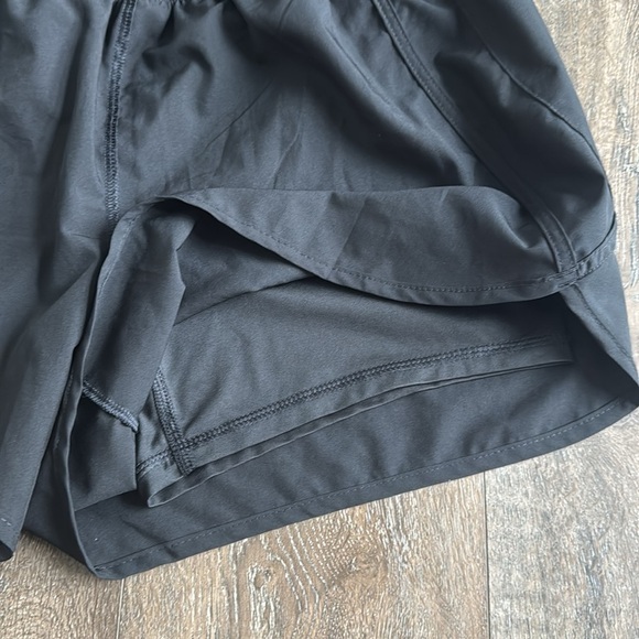 Avia Women’s Athletic Shorts. Size XL (16/18). Black, like new condition! - Picture 3 of 4